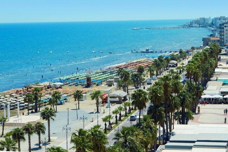 Luxury Apartment, Near Pinikoudes
